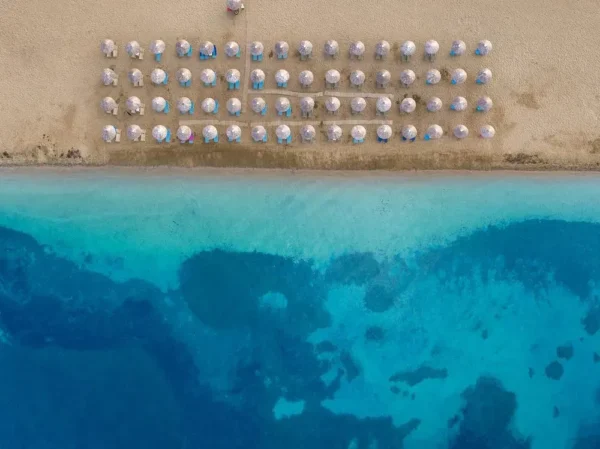 PLAZH NE HALKIDIKI – Coral Blue Beach Hotel 3⭐ superior — 7 Dite (6 Nete) All Inclusive ➡ Nisje 16, 22, 28 Qershor / 4, 10, 16, 22, 28 Korrik / 3, 9, 15, 21, 27 Gusht / 2, 8 Shtator